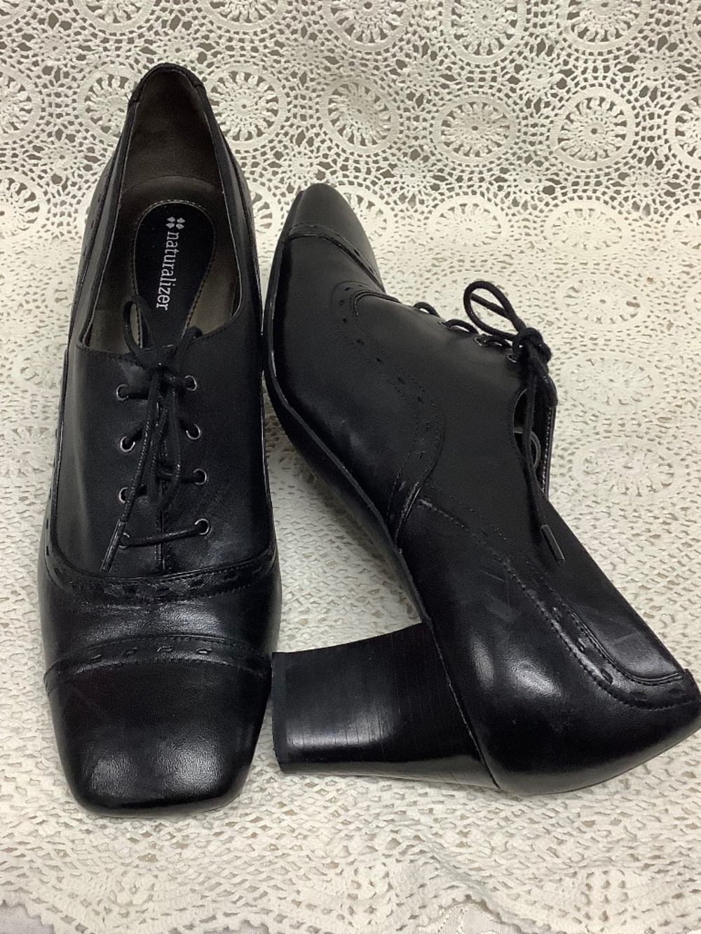 Naturalizer Granny Shoes 10, like NEW!